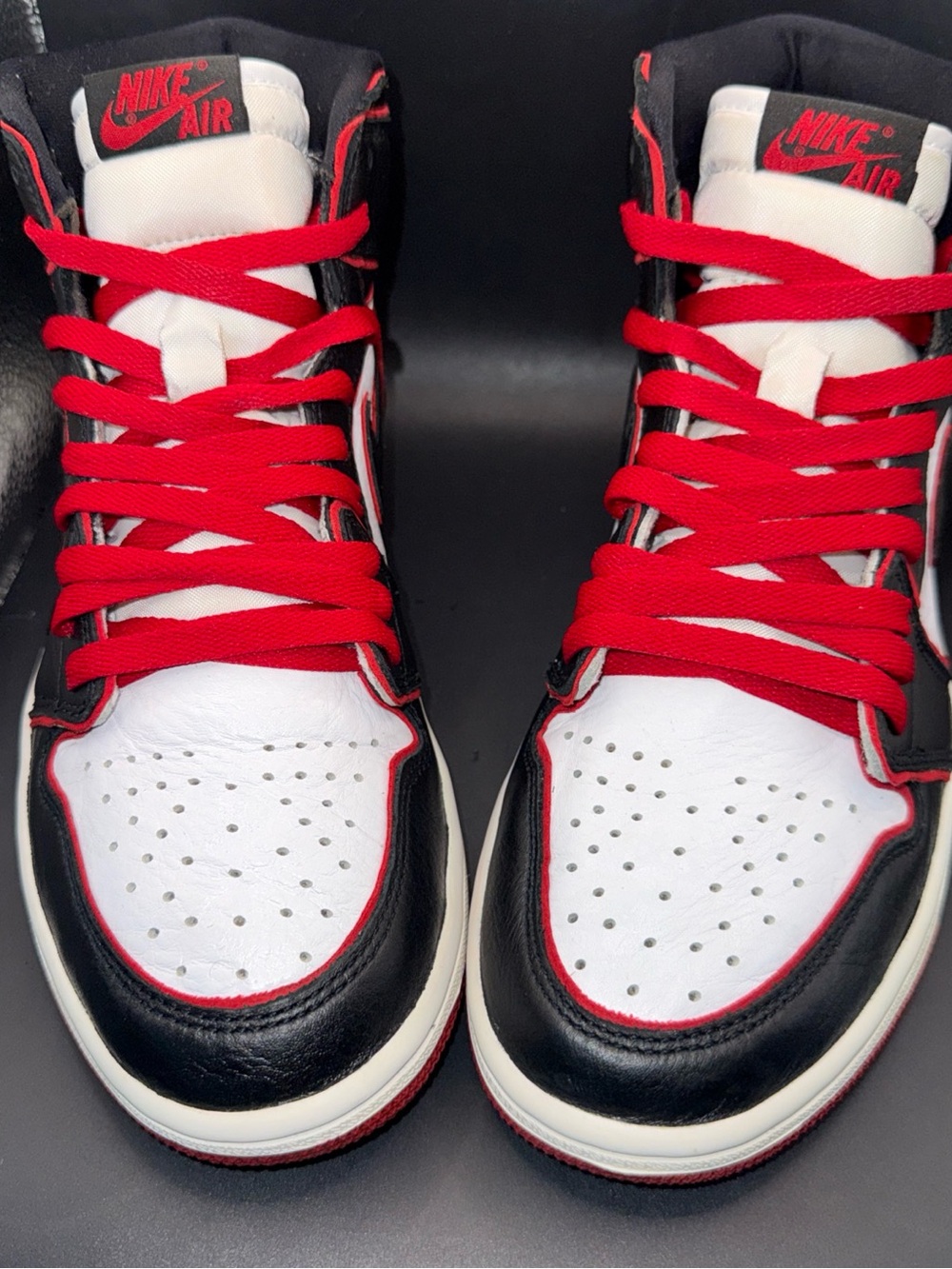 Size 8 - Jordan 1 Retro High OG Bloodline 2019, 555088-062, Clean, No OG Box